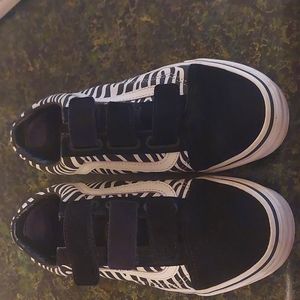 NWT Vans Old Skool Velcro Zebra Print Laceless Sneakers